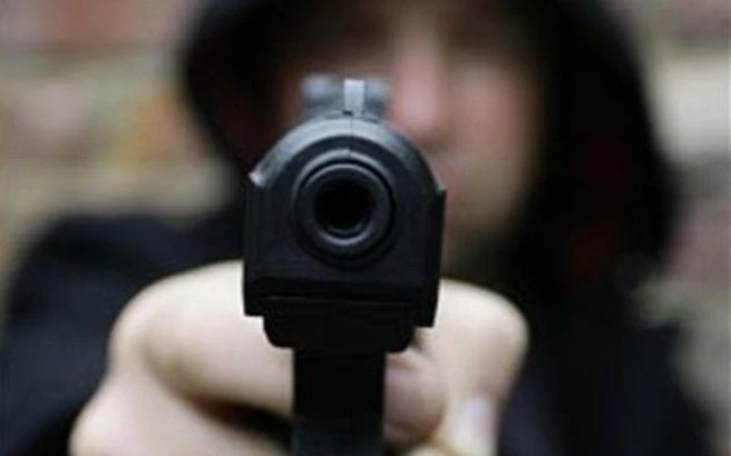 Τρόμος από ληστεία σε σούπερ μάρκετ στην Νέα Φιλαδέλφεια – «Μπούκαραν» με τα όπλα σπέρνοντας τον πανικό